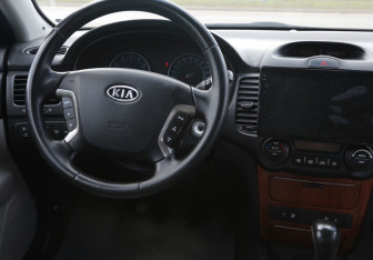 Подержанный автомобиль Kia Magentis 2007 года (14 фото)