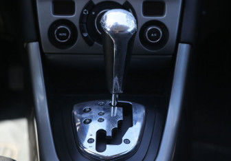 Подержанный автомобиль Peugeot 308 Hatchback 2011 года (13 фото)