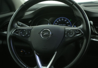 Подержанный автомобиль Opel Insignia Wagon 2019 года (16 фото)