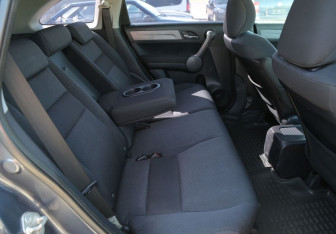 Подержанный автомобиль Honda CR-V 2008 года (11 фото)