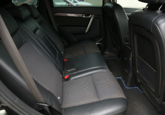 Подержанный автомобиль Chevrolet Captiva 2009 года (11 фото)