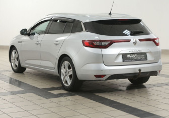 Подержанный автомобиль Renault Megane Wagon 2019 года (2 фото)