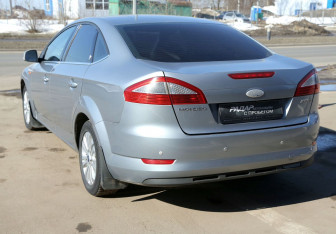 Подержанный автомобиль Ford Mondeo Sedan 2008 года (4 фото)
