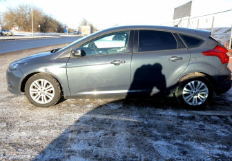 Подержанный автомобиль Ford Focus Hatchback 2013 года (8 фото)