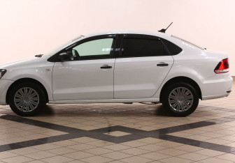 Подержанный автомобиль Volkswagen Polo Sedan 2017 года (4 фото)