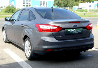Подержанный автомобиль Ford Focus Sedan 2011 года (4 фото)
