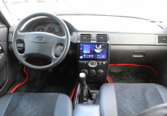 Подержанный автомобиль LADA (ВАЗ) Priora Hatchback 2012 года (9 фото)