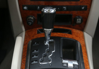 Подержанный автомобиль Jeep Commander 2007 года (13 фото)