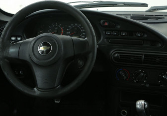Подержанный автомобиль Chevrolet Niva 2011 года (14 фото)
