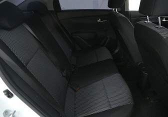 Подержанный автомобиль Kia Rio Sedan 2018 года (11 фото)