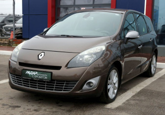 Подержанный автомобиль Renault Scenic 2010 года (3 фото)