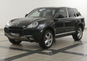 Подержанный автомобиль Porsche Cayenne 2004 года (8 фото)