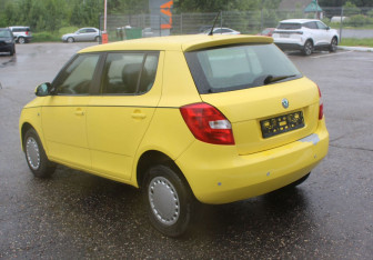 Подержанный автомобиль Skoda Fabia Hatchback 2012 года (5 фото)