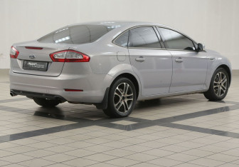 Подержанный автомобиль Ford Mondeo Sedan 2011 года (4 фото)