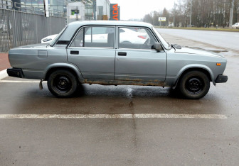 Подержанный автомобиль LADA (ВАЗ) 2107 2010 года (7 фото)