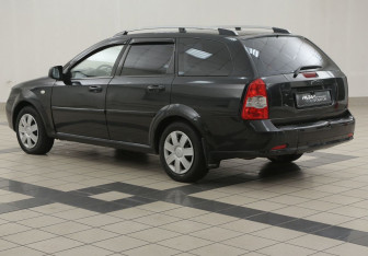 Подержанный автомобиль Chevrolet Lacetti Wagon 2010 года (2 фото)