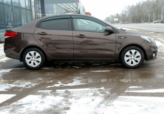 Подержанный автомобиль Kia Rio Sedan 2016 года (7 фото)
