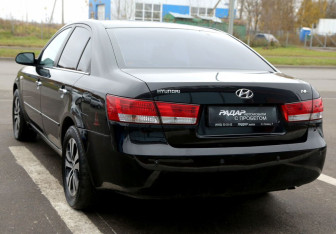 Подержанный автомобиль Hyundai Sonata 2007 года (4 фото)