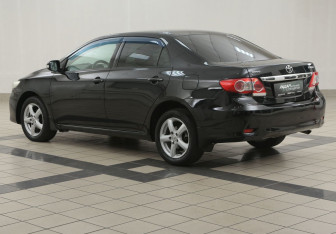 Подержанный автомобиль Toyota Corolla Sedan 2012 года (2 фото)