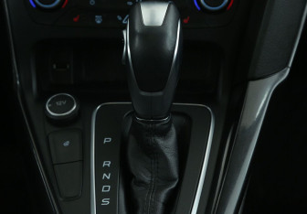 Подержанный автомобиль Ford Focus Hatchback 2017 года (15 фото)