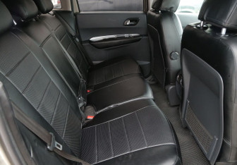 Подержанный автомобиль Peugeot 3008 2010 года (11 фото)