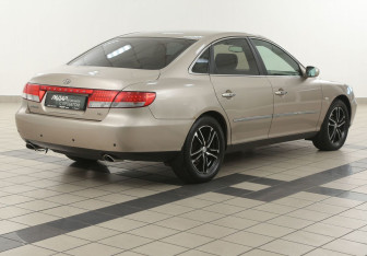 Подержанный автомобиль Hyundai Grandeur 2007 года (4 фото)