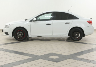 Подержанный автомобиль Chevrolet Cruze Sedan 2012 года (7 фото)