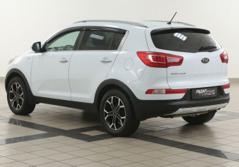 Подержанный автомобиль Kia Sportage 2011 года (2 фото)