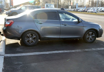 Подержанный автомобиль Geely Emgrand EC7 Sedan 2013 года (7 фото)