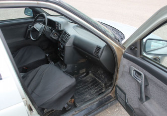 Подержанный автомобиль LADA (ВАЗ) 2111 2005 года (12 фото)