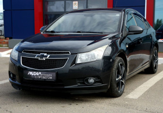 Подержанный автомобиль Chevrolet Cruze Sedan 2011 года (3 фото)