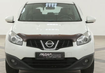 Подержанный автомобиль Nissan Qashqai 2013 года (6 фото)