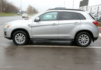 Подержанный автомобиль Mitsubishi ASX 2013 года (8 фото)