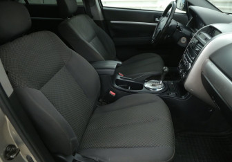 Подержанный автомобиль Mitsubishi Galant Sedan 2006 года (10 фото)