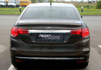 Подержанный автомобиль Citroen C4 Sedan 2015 года (5 фото)
