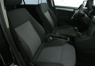 Подержанный автомобиль Opel Zafira Compactvan 2012 года (10 фото)