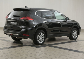 Подержанный автомобиль Nissan X-Trail 2019 года (4 фото)