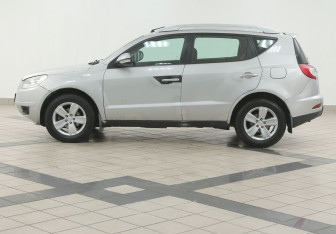 Подержанный автомобиль Geely Emgrand X7 2014 года (7 фото)