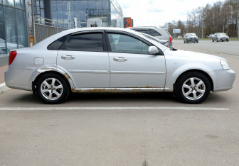Подержанный автомобиль Chevrolet Lacetti Sedan 2007 года (7 фото)