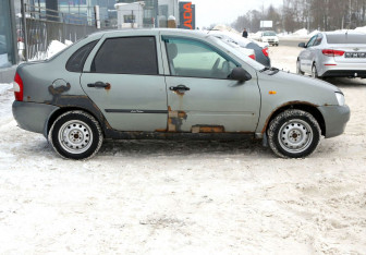 Подержанный автомобиль LADA (ВАЗ) Kalina Sedan 2007 года (7 фото)