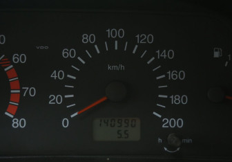 Подержанный автомобиль Chevrolet Niva 2005 года (17 фото)