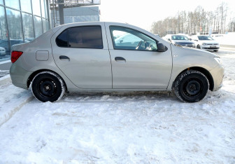 Подержанный автомобиль Renault Logan Sedan 2019 года (7 фото)