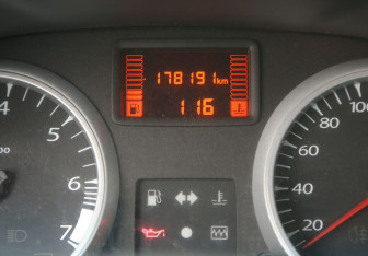 Подержанный автомобиль Renault Duster 2013 года (17 фото)