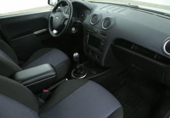 Подержанный автомобиль Ford Fusion 2008 года (9 фото)