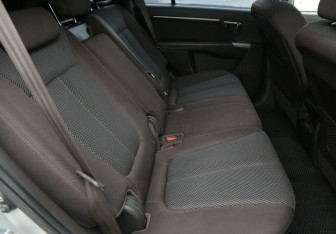 Подержанный автомобиль Hyundai Santa Fe 2010 года (11 фото)