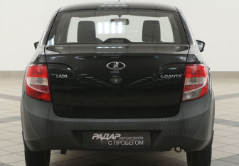 Подержанный автомобиль LADA (ВАЗ) Granta Sedan 2015 года (3 фото)