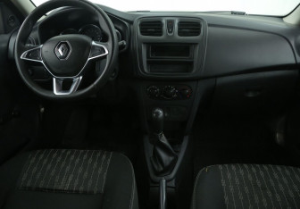 Подержанный автомобиль Renault Logan Sedan 2019 года (12 фото)