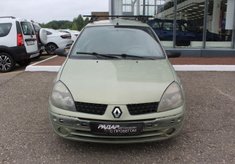 Подержанный автомобиль Renault Symbol 2002 года (2 фото)