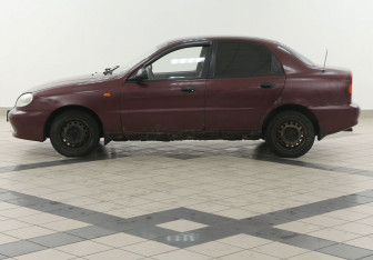 Подержанный автомобиль Chevrolet Lanos 2008 года (7 фото)