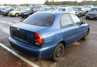 Подержанный автомобиль Chevrolet Lanos 2007 года (7 фото)